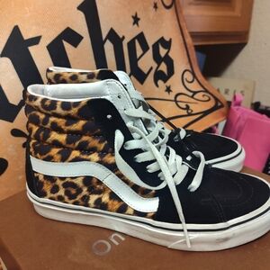 High-Top Sneakers with Leopard Print and White Stripe